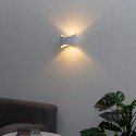 Weiße Wandleuchte in Schmetterlingsform