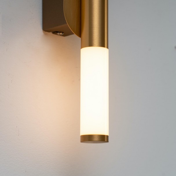 Moderne goldene Wandleuchte