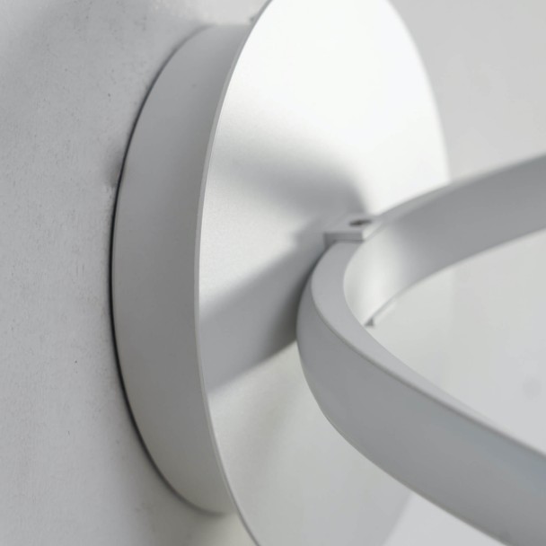 Weiße Design-Wandleuchte