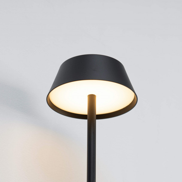 Wandleuchte mit Lampenschirm