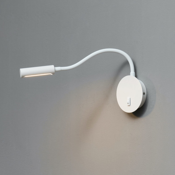 Wandleuchte mit Leseleuchte, schlichtes Design