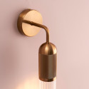 Wandleuchte mit Metallhalterung