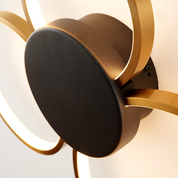 Dekorative und designorientierte LED-Wandleuchte - Alisa
