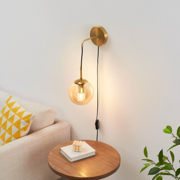 Goldene Wandleuchte mit hängender Kugel - Robyn