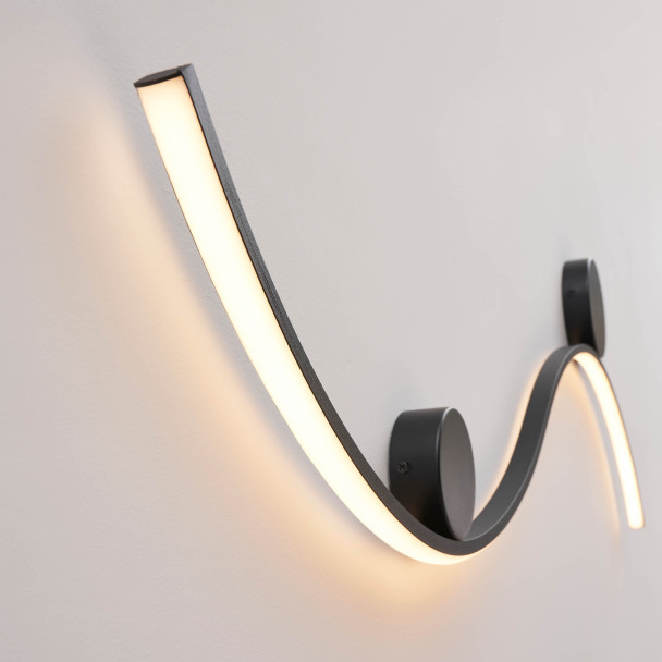 Künstlerische und elegante LED-Wandleuchte - Curva