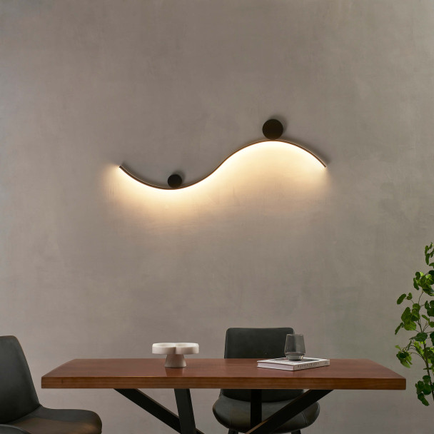 Moderne schwarze und weiße LED-Wandbeleuchtung - Curva