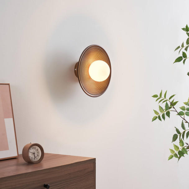 Wandleuchte aus nussbaumholz mit opalglas - Thalan