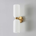 Goldene Wandleuchte doppelt Opalglas - Leonora