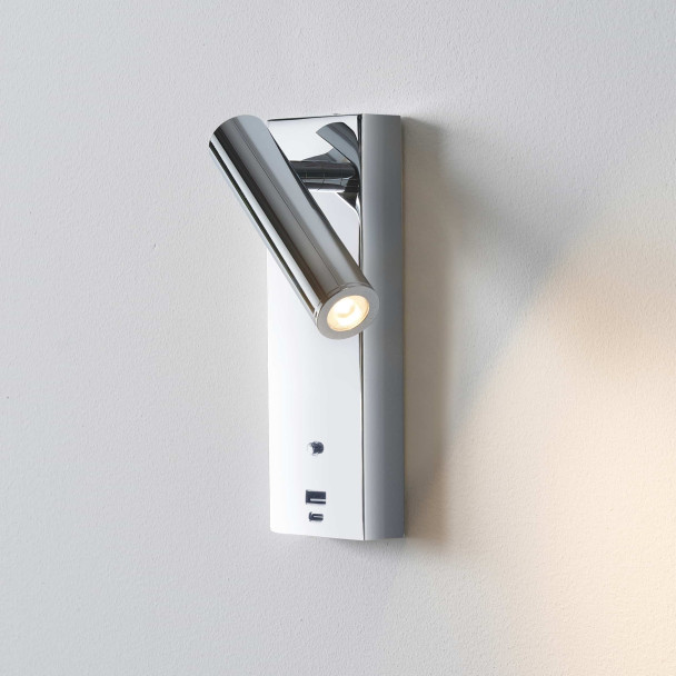 Chromfarbene LED-Leseleuchte mit USB-Anschluss...