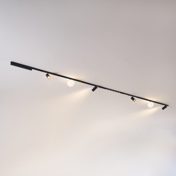 Moderne schwarze Magnetschiene - Lyne