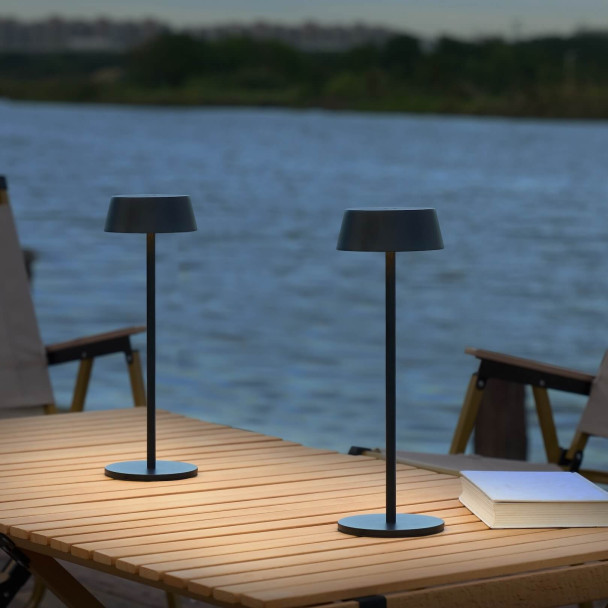 Schwarze kabellose LED-Tischlampe mit...