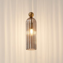 Goldene Hängelampe mit geripptem Rauchglas – Leonora
