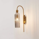 Große goldene Glockenwandleuchte mit strukturiertem Rauchglas - Leonora