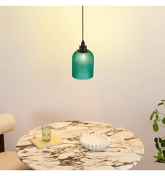 Moderne Pendelleuchte mit geriffeltem Schirm in...