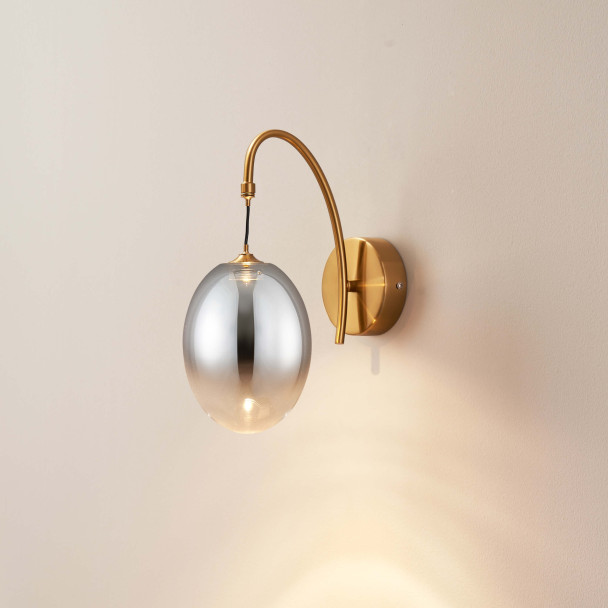 Goldene bogenförmige LED-Wandleuchte mit...