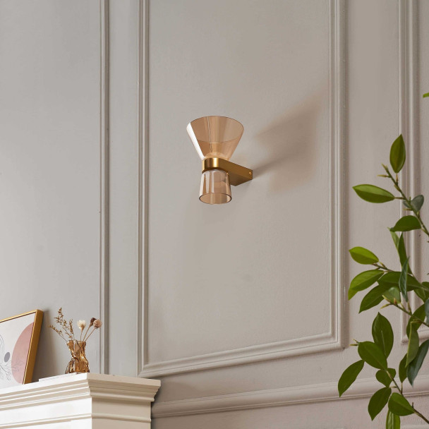 Goldene Design-LED-Wandleuchte aus...