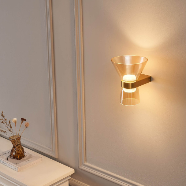 Goldene Design-LED-Wandleuchte aus...