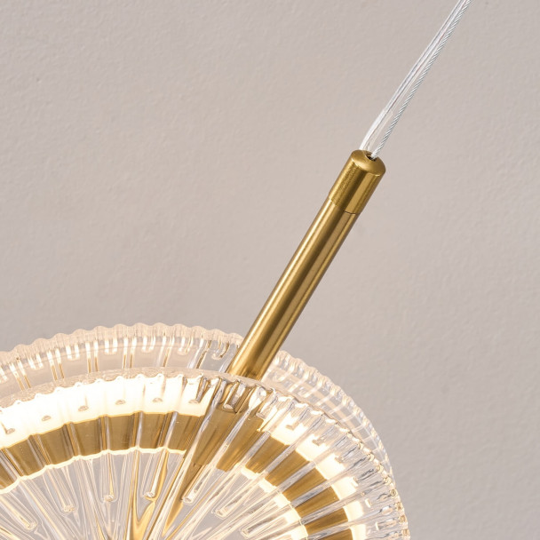 Goldene LED-Hängeleuchte mit strukturierten...