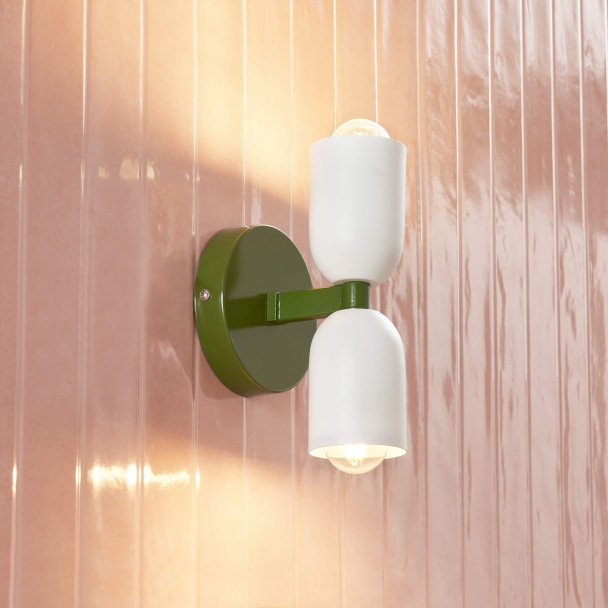 Farbenfrohe Pop-Wandleuchte mit Doppelzylinder...