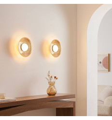 Runde LED-design-wandleuchte aus bernsteinfarbenem glas... 2