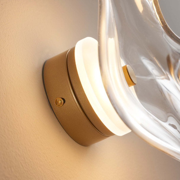 Transparente Wandleuchte mit Design-Glas und...